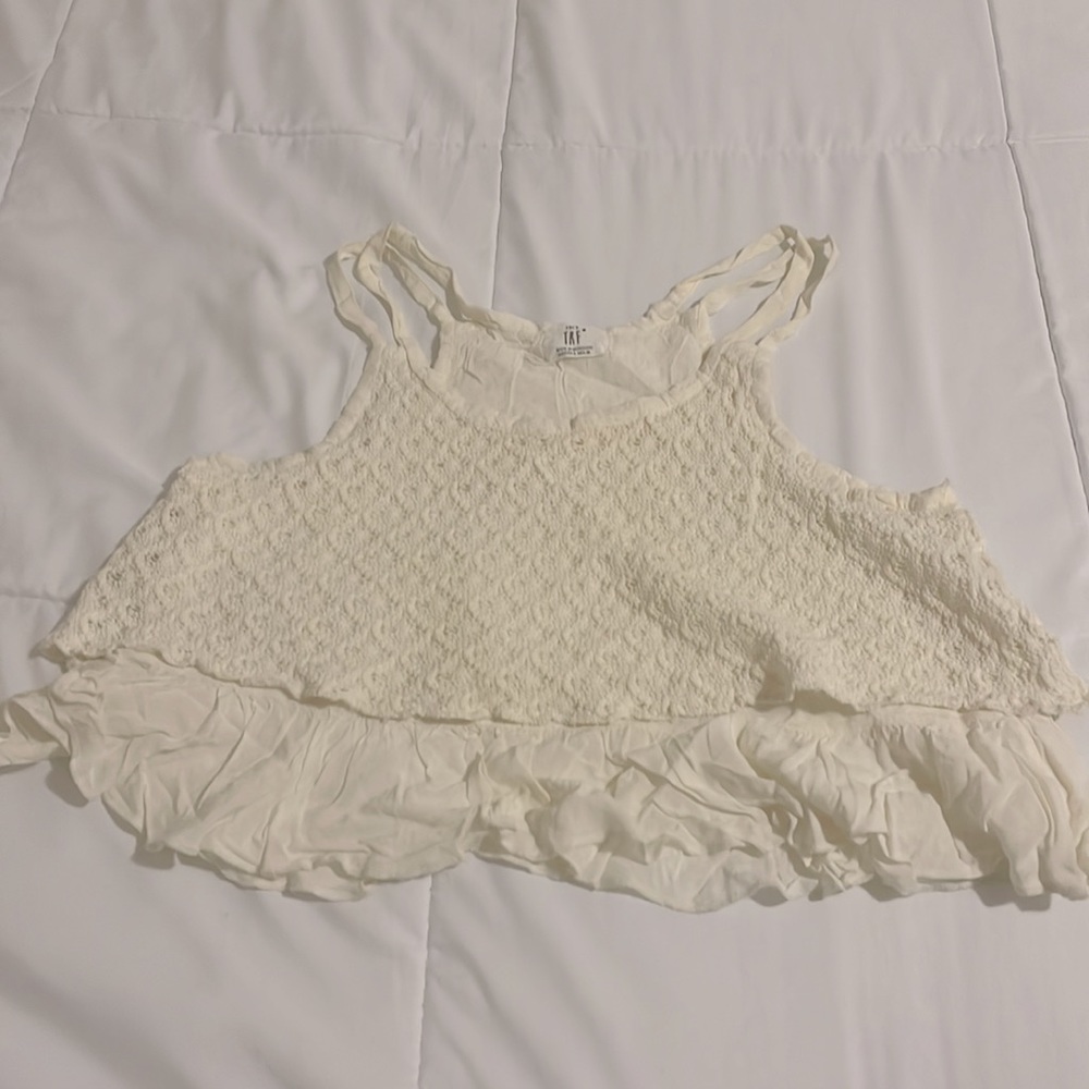 Crop feminine top with frill